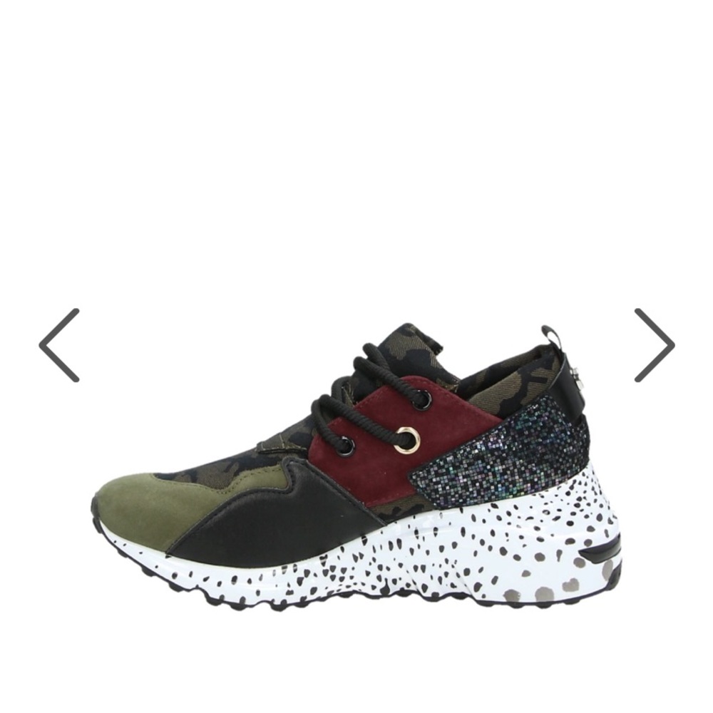 Steve madden sneakers